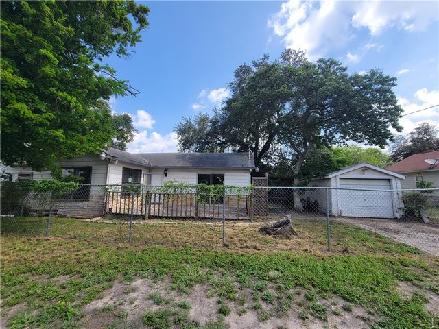 424 S Aransas St, Alice, TX 78332