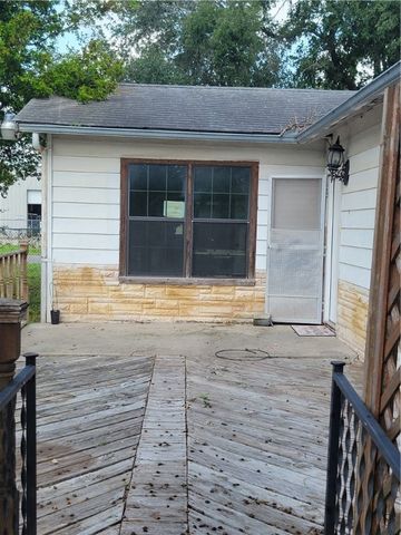 424 S Aransas St, Alice, TX 78332