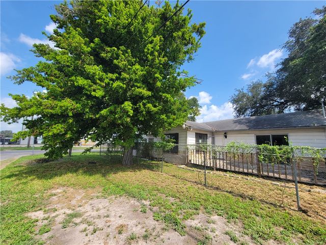 424 S Aransas St, Alice, TX 78332