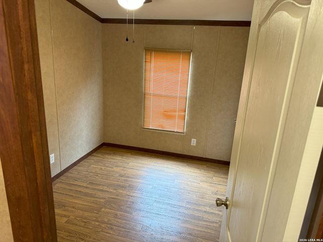 385 county road 5719, Devine, TX 78016