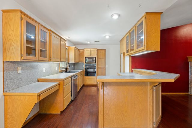 707 Quail Run Road, Grove, OK 74344
