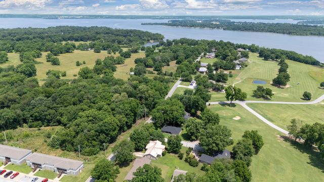 707 Quail Run Road, Grove, OK 74344