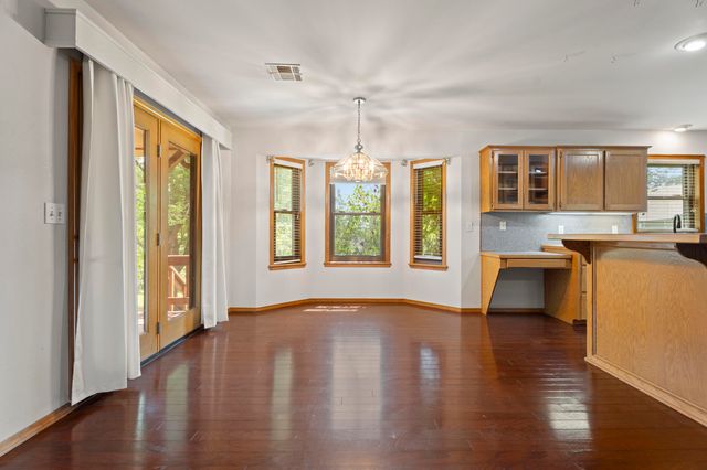 707 Quail Run Road, Grove, OK 74344