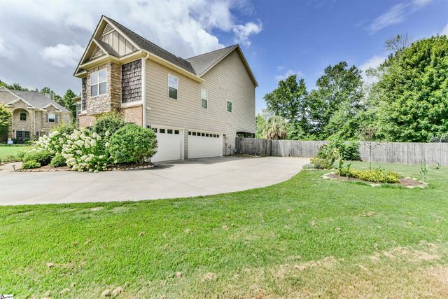 19 Bellagio Way, Greer, SC 29651