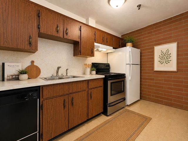 115 W Squantum St 616, Quincy, MA 02171