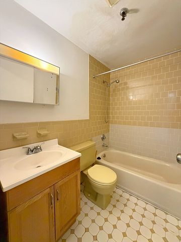 115 W Squantum St 616, Quincy, MA 02171