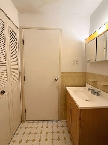115 W Squantum St 616, Quincy, MA 02171