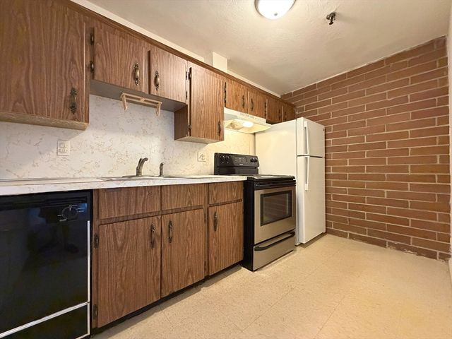 115 W Squantum St 616, Quincy, MA 02171