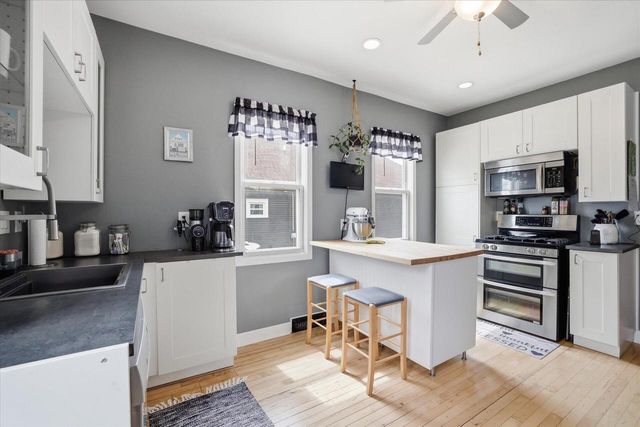 3518 S Howell AVENUE, Milwaukee, WI 53207