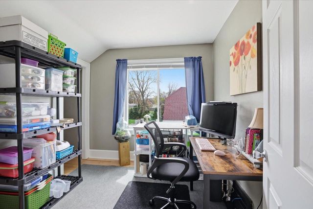 3518 S Howell AVENUE, Milwaukee, WI 53207