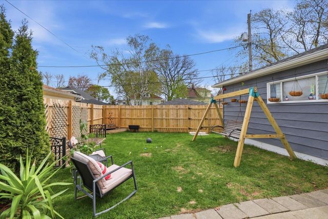 3518 S Howell AVENUE, Milwaukee, WI 53207