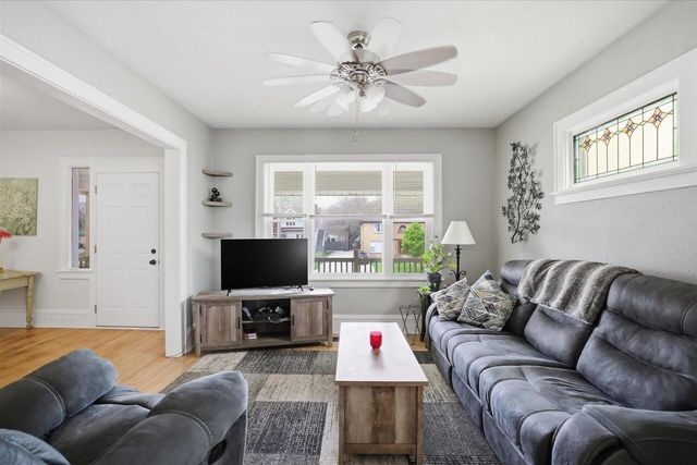 3518 S Howell AVENUE, Milwaukee, WI 53207