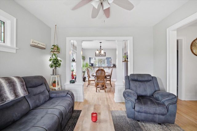 3518 S Howell AVENUE, Milwaukee, WI 53207