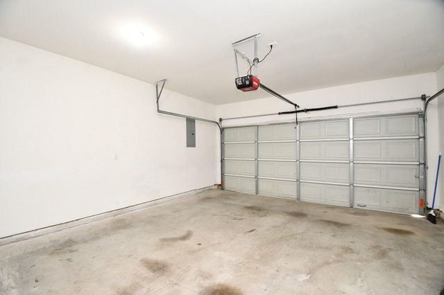 927 Grand Junction Drive, Katy, TX 77450