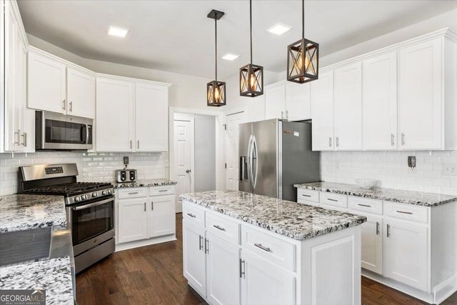 6255 Chestnut Hill Road, Flowery Branch, GA 30542