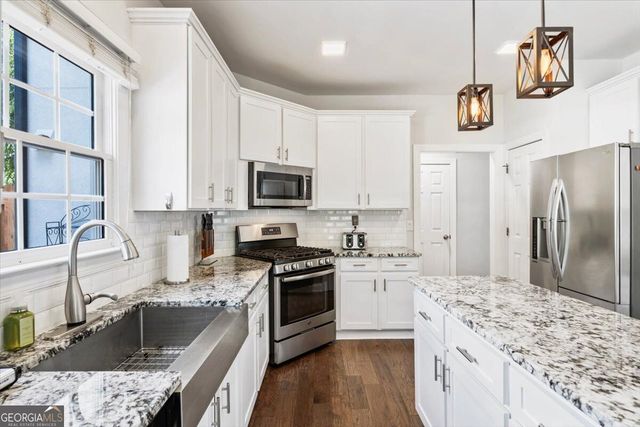 6255 Chestnut Hill Road, Flowery Branch, GA 30542