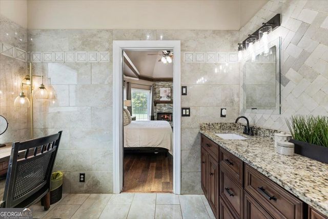 6255 Chestnut Hill Road, Flowery Branch, GA 30542