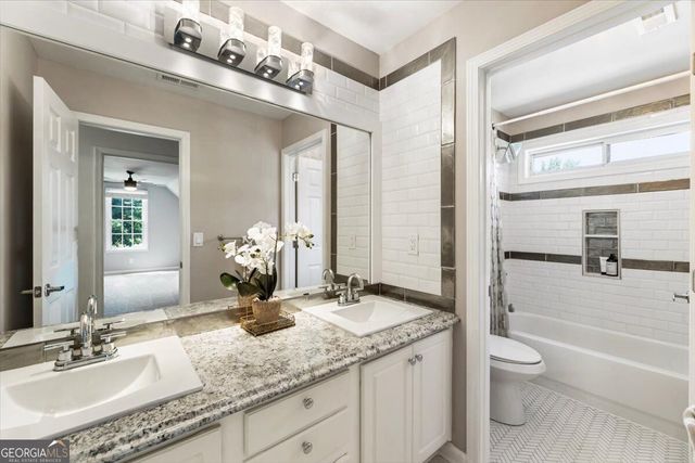6255 Chestnut Hill Road, Flowery Branch, GA 30542