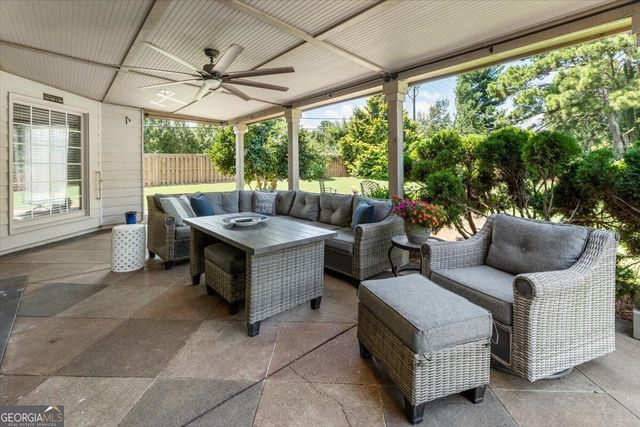 6255 Chestnut Hill Road, Flowery Branch, GA 30542