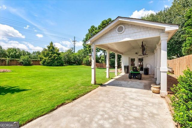6255 Chestnut Hill Road, Flowery Branch, GA 30542