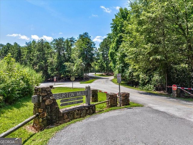 6255 Chestnut Hill Road, Flowery Branch, GA 30542