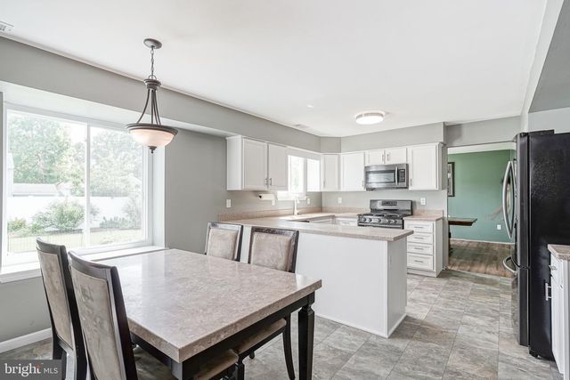 6 KILLINGTON CT, Sicklerville, NJ 08081