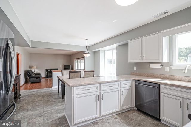 6 KILLINGTON CT, Sicklerville, NJ 08081
