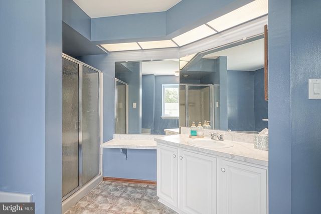 6 KILLINGTON CT, Sicklerville, NJ 08081