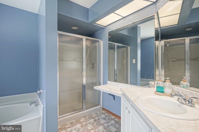 6 KILLINGTON CT, Sicklerville, NJ 08081