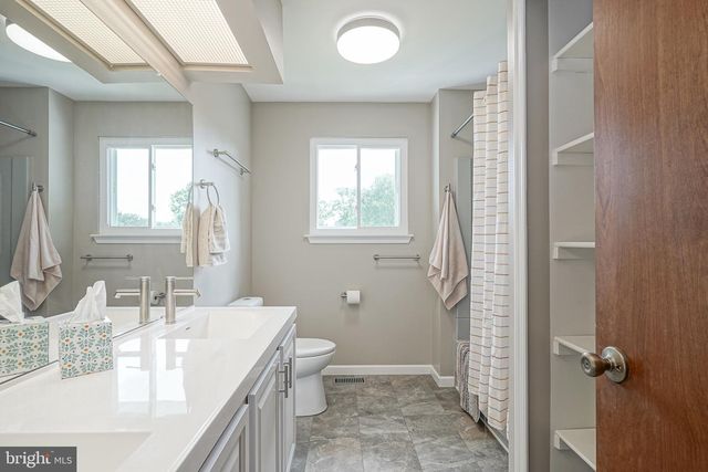 6 KILLINGTON CT, Sicklerville, NJ 08081
