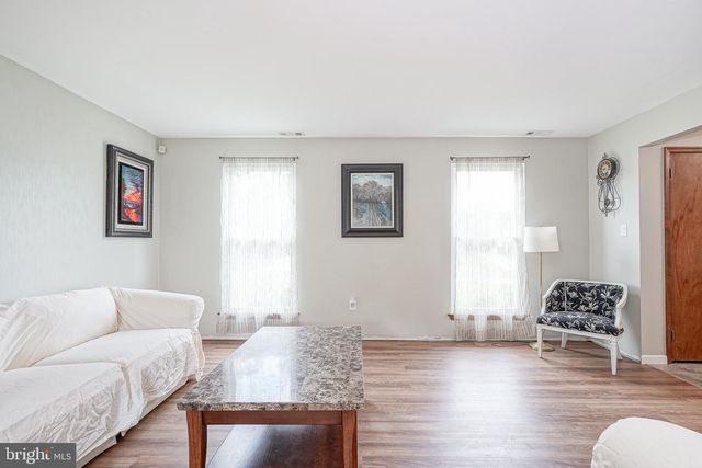 6 KILLINGTON CT, Sicklerville, NJ 08081