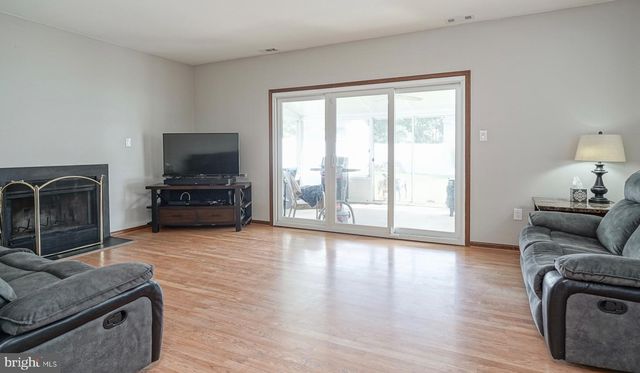 6 KILLINGTON CT, Sicklerville, NJ 08081