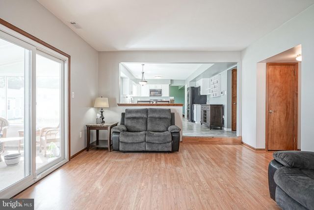 6 KILLINGTON CT, Sicklerville, NJ 08081
