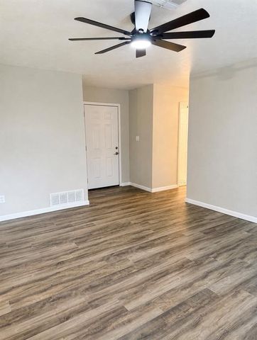 724 Jacquelyn Lane, Noble, OK 73068