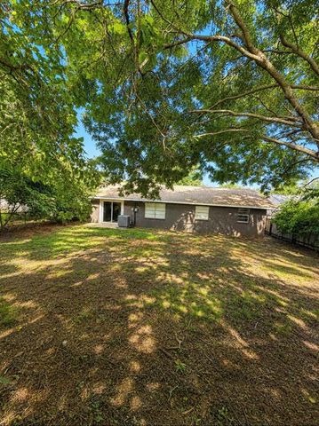724 Jacquelyn Lane, Noble, OK 73068