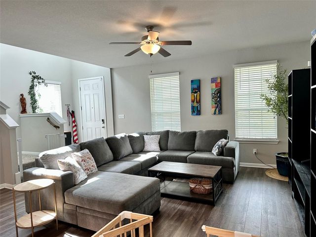 228 Lost Mine Peak LN, Dripping Springs, TX 78620