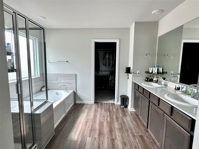 228 Lost Mine Peak LN, Dripping Springs, TX 78620