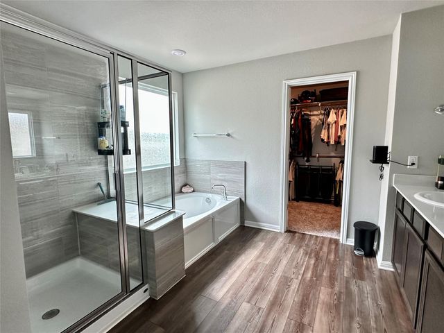 228 Lost Mine Peak LN, Dripping Springs, TX 78620
