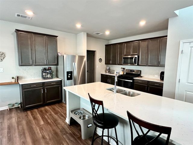 228 Lost Mine Peak LN, Dripping Springs, TX 78620