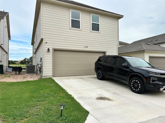 228 Lost Mine Peak LN, Dripping Springs, TX 78620