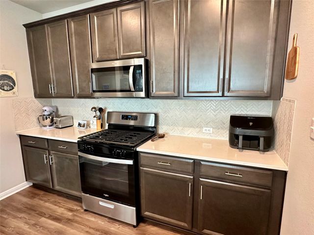 228 Lost Mine Peak LN, Dripping Springs, TX 78620