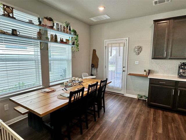 228 Lost Mine Peak LN, Dripping Springs, TX 78620