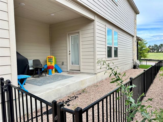 228 Lost Mine Peak LN, Dripping Springs, TX 78620