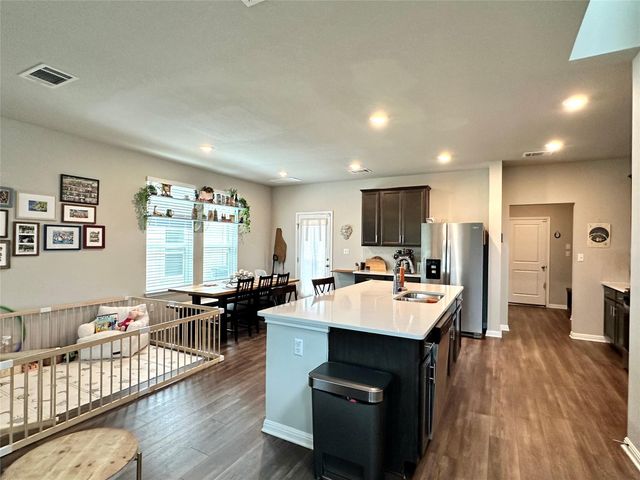 228 Lost Mine Peak LN, Dripping Springs, TX 78620