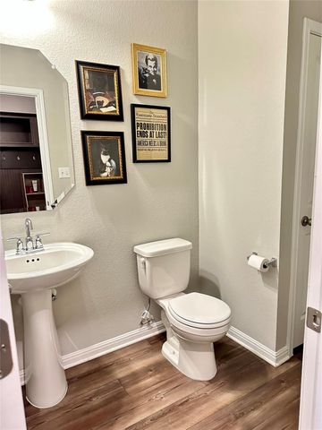 228 Lost Mine Peak LN, Dripping Springs, TX 78620