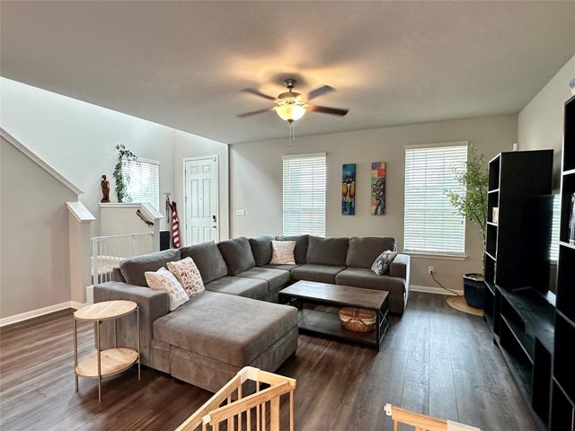 228 Lost Mine Peak LN, Dripping Springs, TX 78620