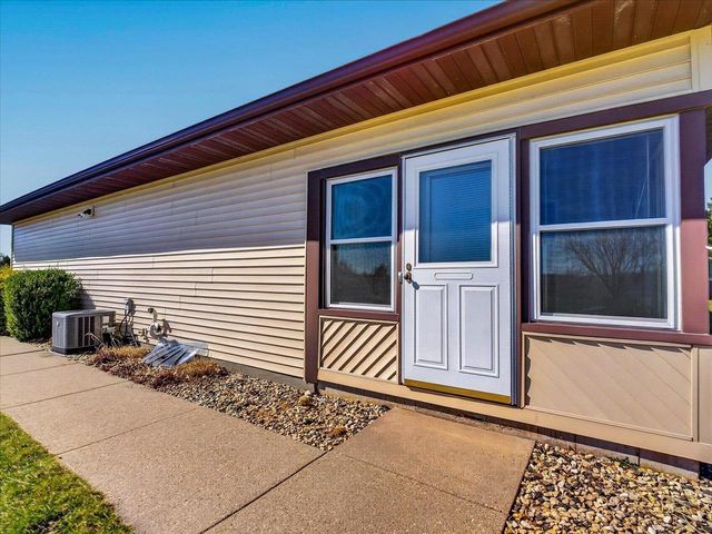 623 Saddle Ridge, Portage, WI 53901
