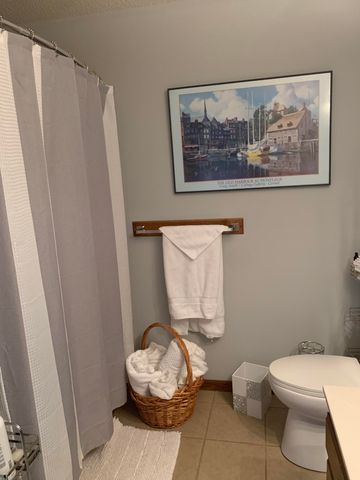 107 HOLLYRIDGE LN, Columbia, MO 65203