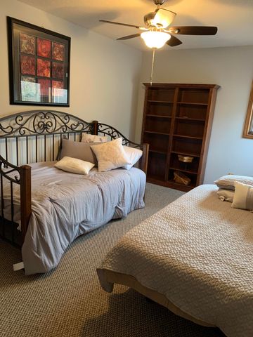 107 HOLLYRIDGE LN, Columbia, MO 65203