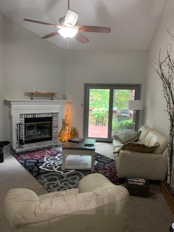 107 HOLLYRIDGE LN, Columbia, MO 65203